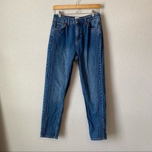 BDG Pintuck Side Pleated High Waisted Mom Jeans size 28/34